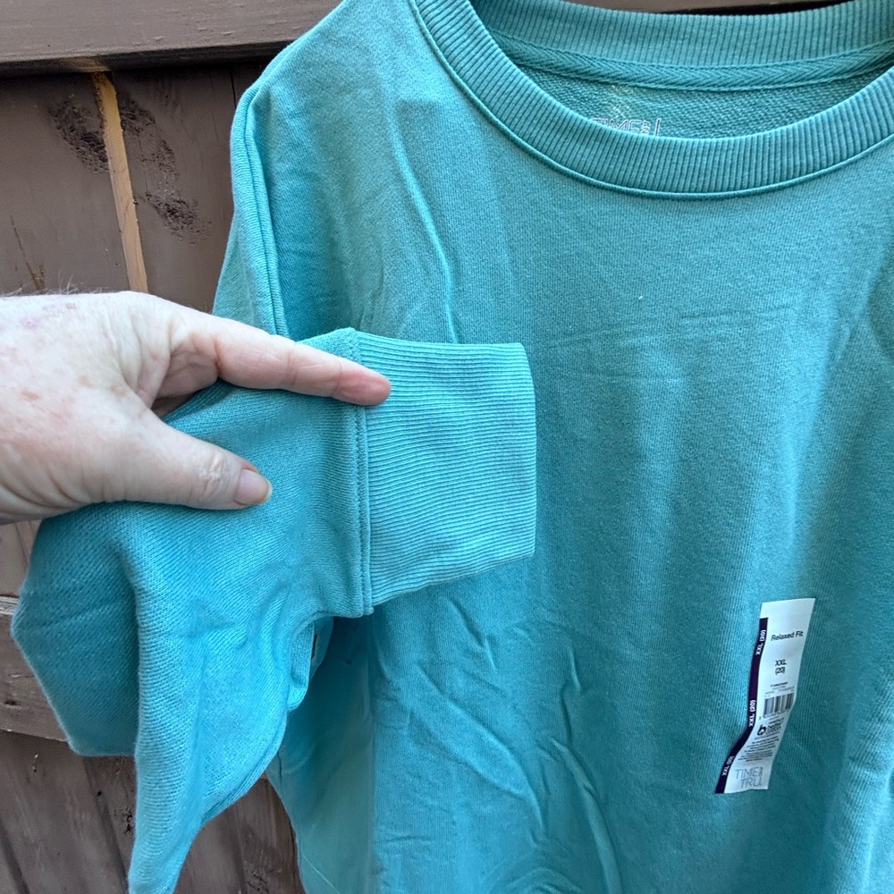 🎉NWT🎉 Time and Tru Aqua Relaxed Crewneck Sweatshirt - Picture 4 of 14